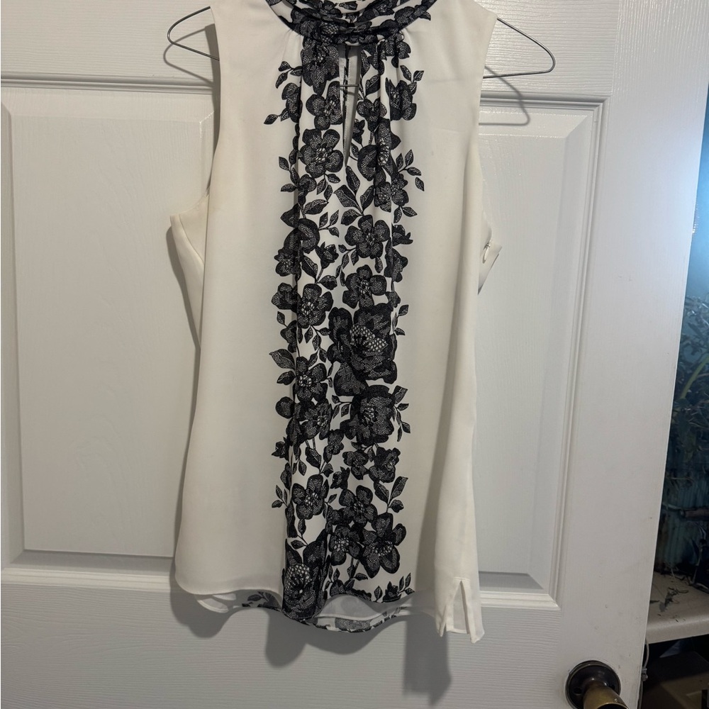 White House Black Market Elegant Black and White Floral Women's Top